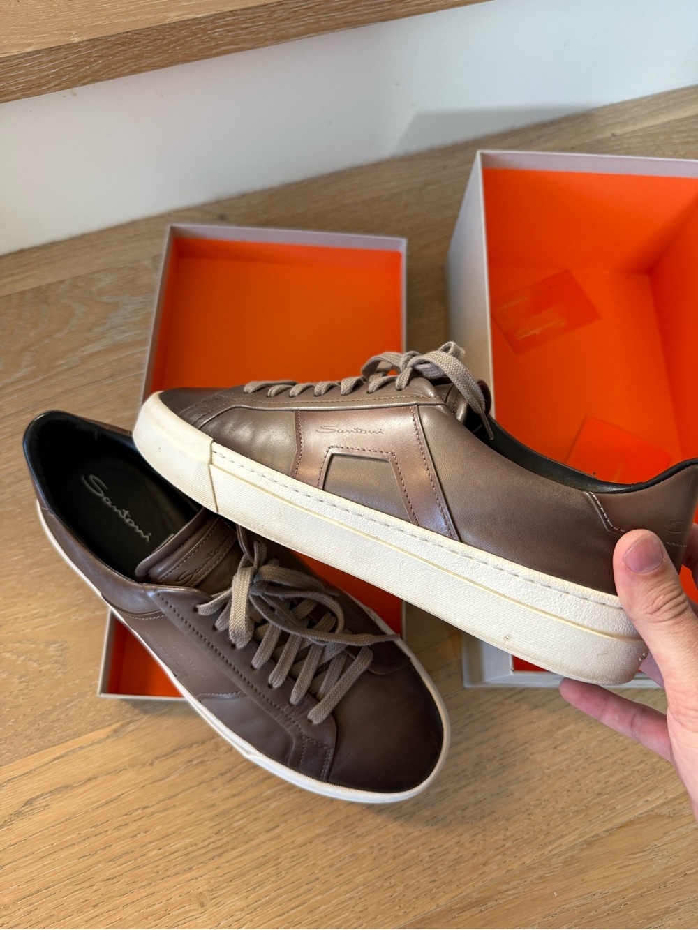 Santoni Brown DBS Men’s Sneakers Box — Santoni Logo